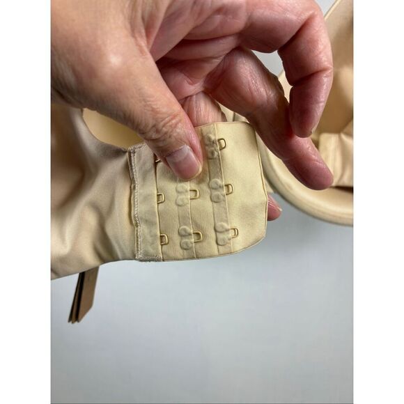 SKIMS NWT T-Shirt Bra in Sand Size 40DDD - Picture 9 of 11